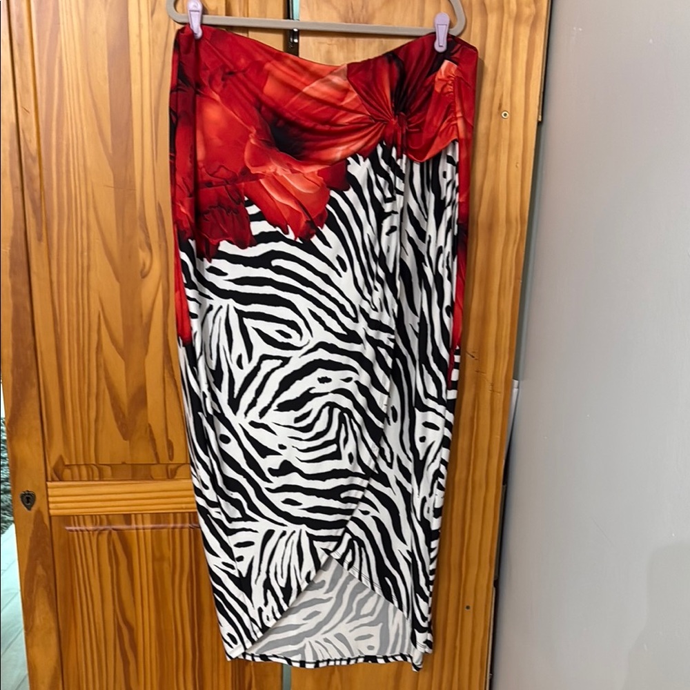 VENUS ZEBRA STRAPLESS DRESS PLUS SIZE 2X WOMEN VIBRANT RED BLACK WHITE CROSSOVER